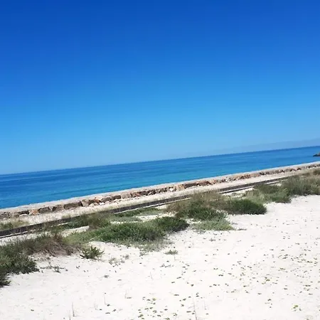 3 Bedrooms House At 150 M Away From The Beach With Furnished Garden And Wifi